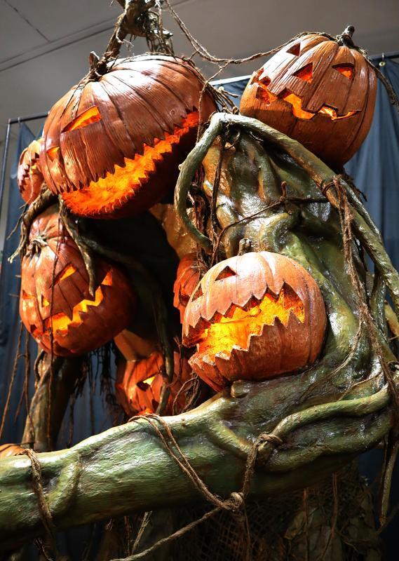 2026 Halloween Giant Pumpkin Monster and Child