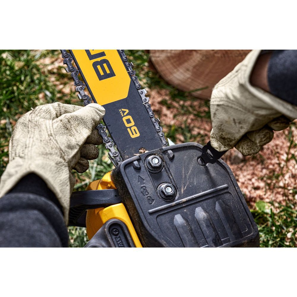 2026 DW 60V MAX Chainsaw 18" Brushless Cordless Kit DCCS672X1 from DW