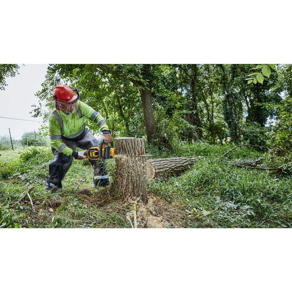 2026 DW 60V MAX Chainsaw 18" Brushless Cordless Kit DCCS672X1 from DW