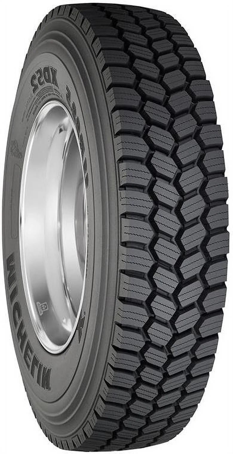 2026 XDS2 225/70R19.5 Tire