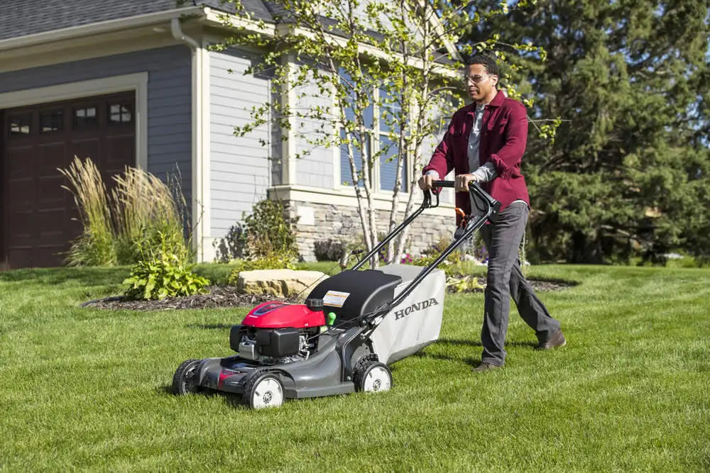 2026 Honda 21 In. Nexite Deck Self Propelled 4-in-1 Versamow Hydrostatic Lawn Mower with GCV200 Engine Auto Choke and Roto-stop HRX217HYA from Honda