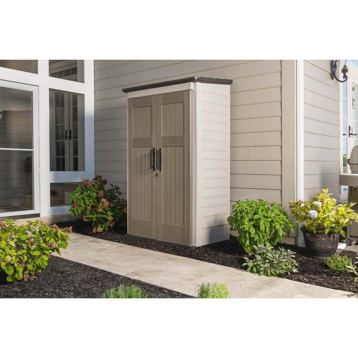 2026 NewRubbermaid garden shed, model 2025, 52 cubic feet (approx. 1.47 m³), weatherproof, lockable doors