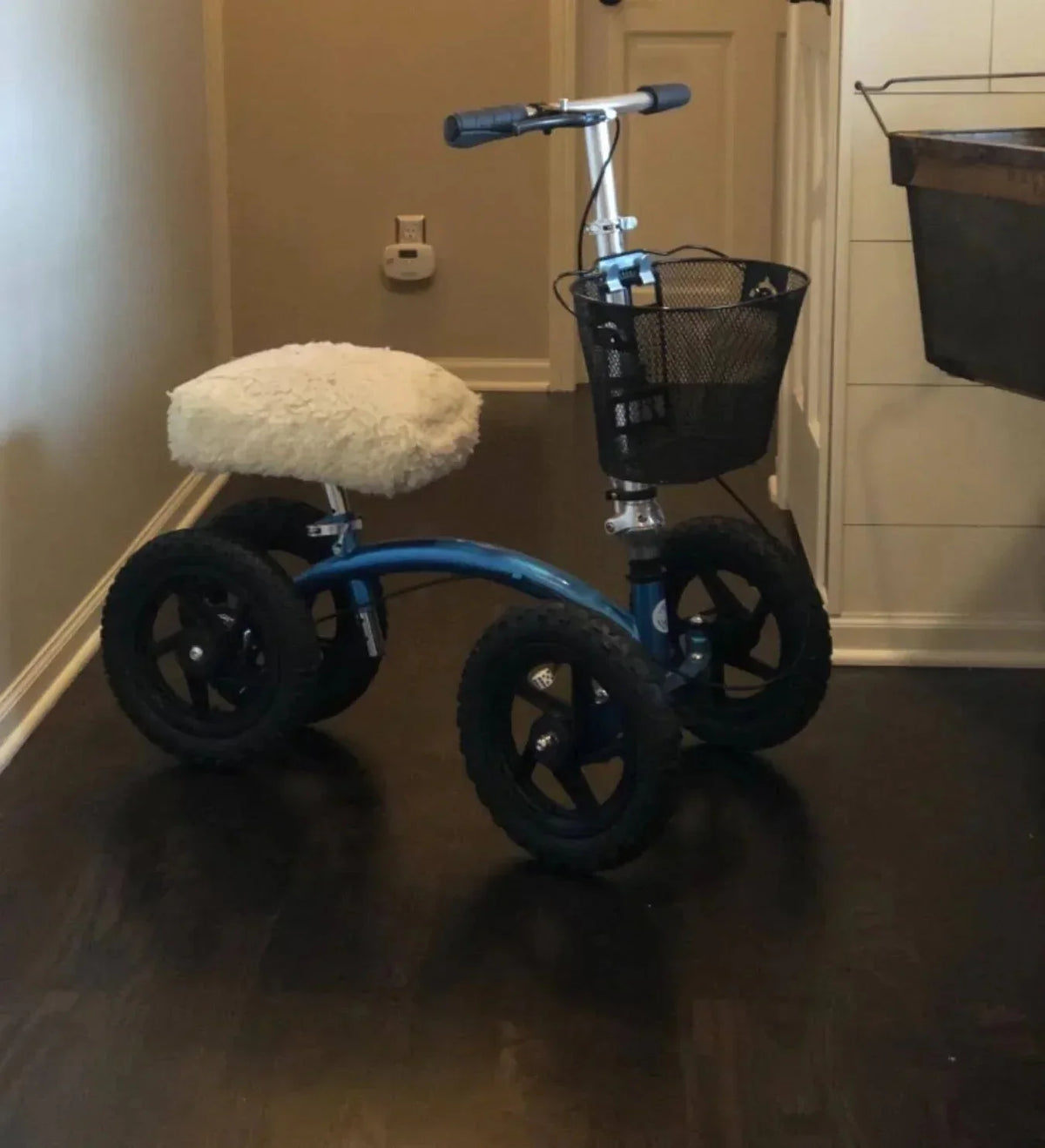 2026 NewNew KneeRover Quad All Terrain Knee Walker in Metallic Blue